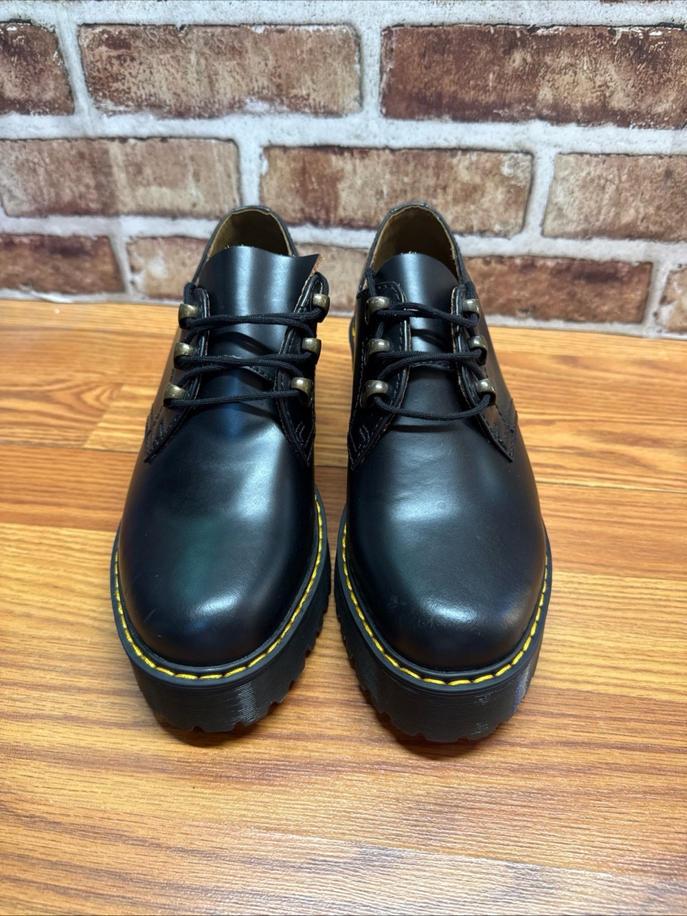 Dr. Martens LEONA LOW Platform Shoes Black Leather Women's Size 8 - Picture 2 of 11